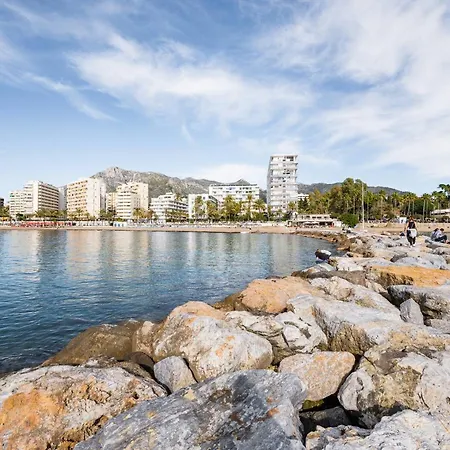 Elegant Apartment, Steps From The Sea With Parking Included Διαμέρισμα