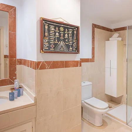 Elegant Apartment, Steps From The Sea With Parking Included Διαμέρισμα