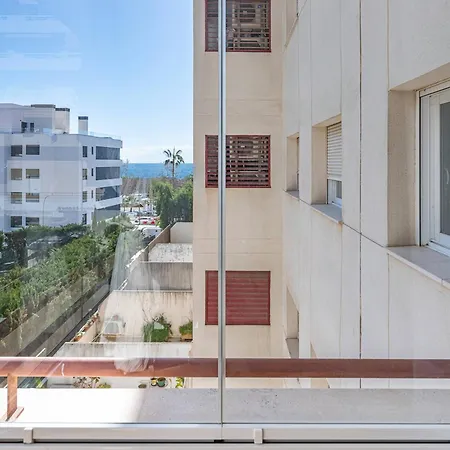 Διαμέρισμα Elegant Apartment, Steps From The Sea With Parking Included Μαρμπέλλα