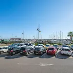 Apartman Elegant Apartment, Steps From The Sea With Parking Included Marbella