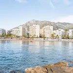 Apartman Elegant Apartment, Steps From The Sea With Parking Included Marbella