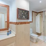 Elegant Apartment, Steps From The Sea With Parking Included * Marbella