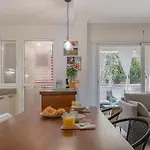 Elegant Apartment, Steps From The Sea With Parking Included * Marbella