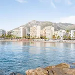 Elegant Apartment, Steps From The Sea With Parking Included Appartamento