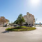 Appartamento Elegant Apartment, Steps From The Sea With Parking Included