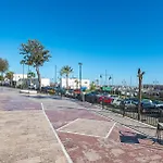 Elegant Apartment, Steps From The Sea With Parking Included Marbella