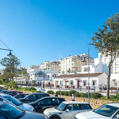 Elegant Apartment, Steps From The Sea With Parking Included Апартаменты *