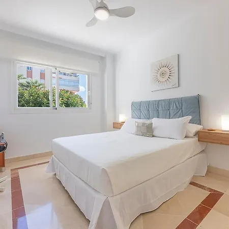 Apartment Elegant Apartment, Steps From The Sea With Parking Included Marbella