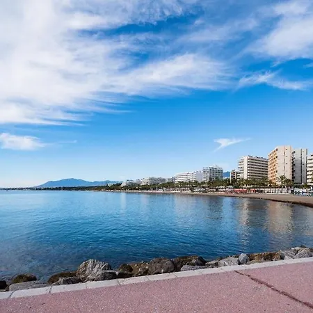 Elegant Apartment, Steps From The Sea With Parking Included Apartment