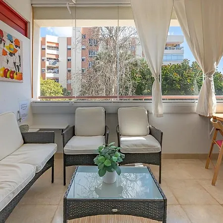 Elegant Apartment, Steps From The Sea With Parking Included Apartment *
