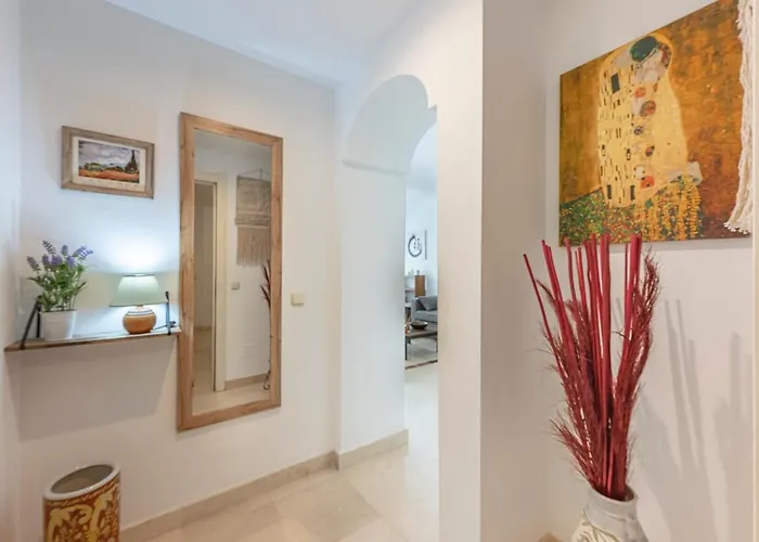 Lejlighed Elegant Apartment, Steps From The Sea With Parking Included Marbella