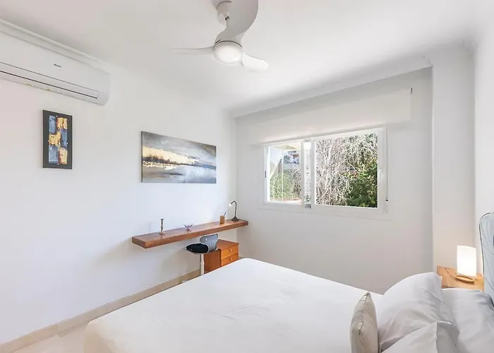 Elegant Apartment, Steps From The Sea With Parking Included Διαμέρισμα Μαρμπέλλα