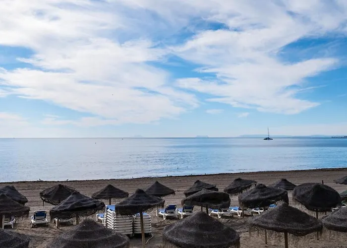 Elegant Apartment, Steps From The Sea With Parking Included Апартаменты