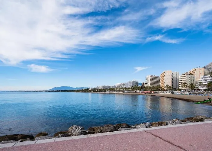 Elegant Apartment, Steps From The Sea With Parking Included Lejlighed