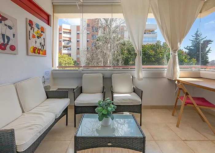 Elegant Apartment, Steps From The Sea With Parking Included Apartment *
