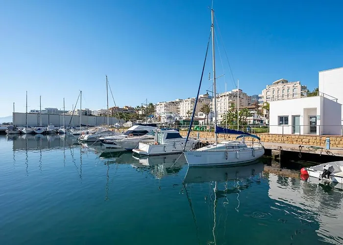 Apartment Elegant Apartment, Steps From The Sea With Parking Included *