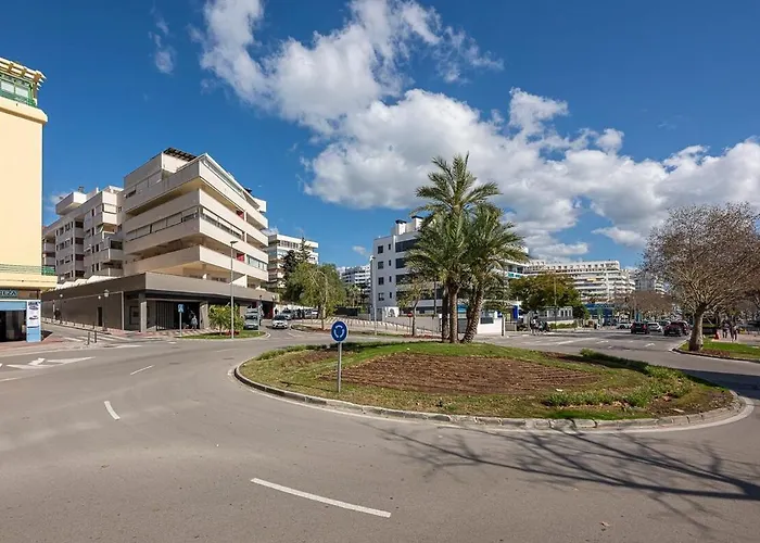 Elegant Apartment, Steps From The Sea With Parking Included Apartment Marbella