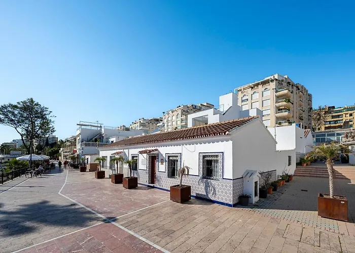 Elegant Apartment, Steps From The Sea With Parking Included Apartment Marbella