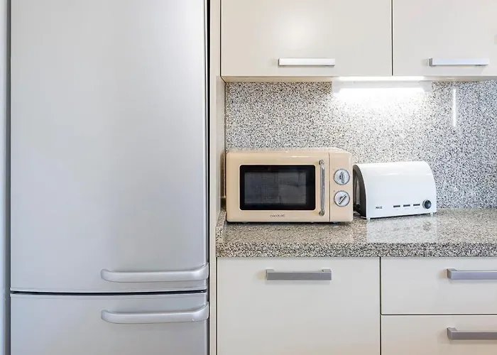 Apartment Elegant Apartment, Steps From The Sea With Parking Included Marbella