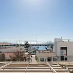 Elegant Apartment, Steps From The Sea With Parking Included * Marbella