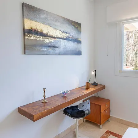 Elegant Apartment, Steps From The Sea With Parking Included Lejlighed