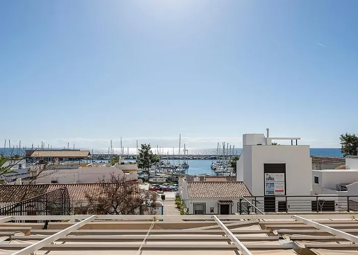 Elegant Apartment, Steps From The Sea With Parking Included Marbella