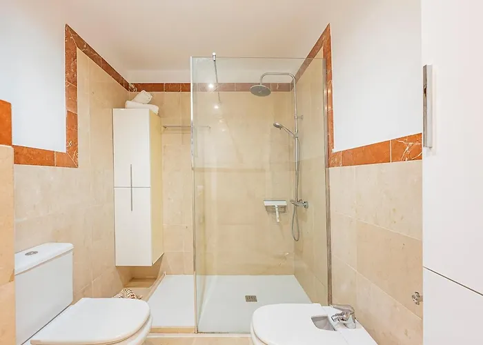 Apartment Elegant Apartment, Steps From The Sea With Parking Included *