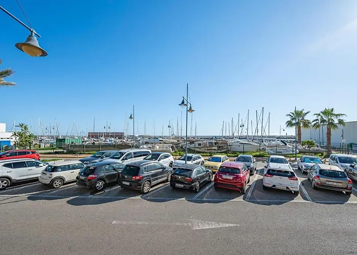 Apartment Elegant Apartment, Steps From The Sea With Parking Included Marbella