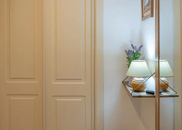 Elegant Apartment, Steps From The Sea With Parking Included Apartment Marbella